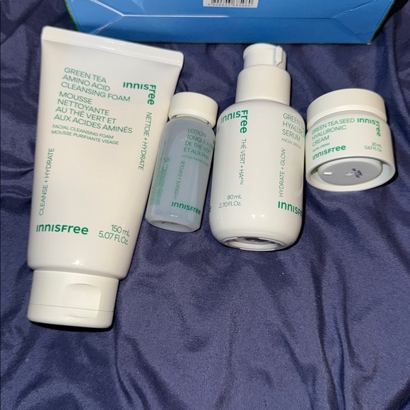 Innisfree Hydration Heroes with Green Tea Skincare Set - Picture 10 of 10